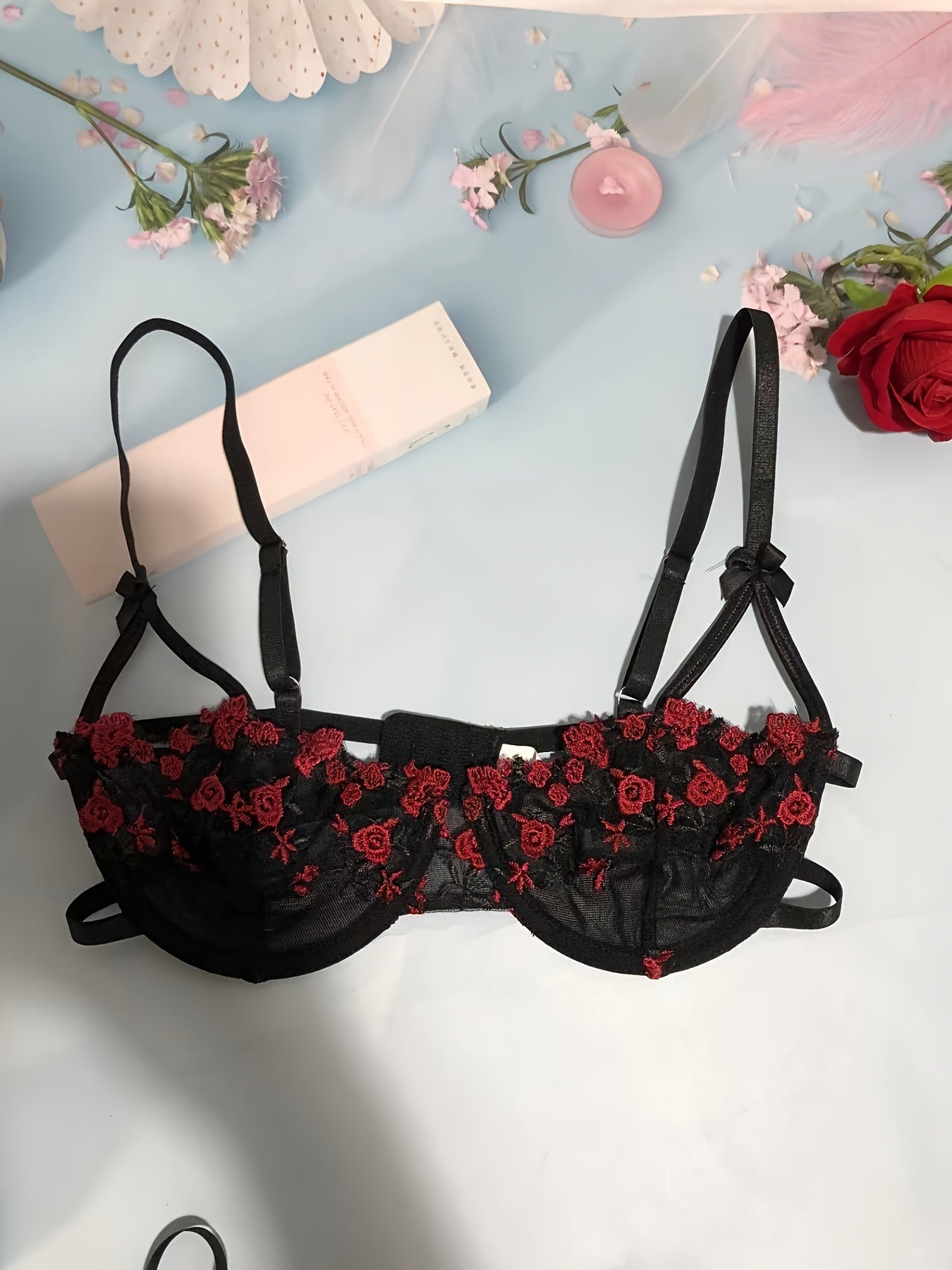 Black Lace Lingerie Set with Push-Up Bra and Underwired Panties for Everyday Wear