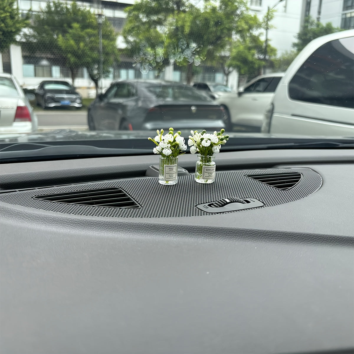 Mini White Flower Arrangement in Glass Vase Car Dashboard Decoration Plastic Ornament