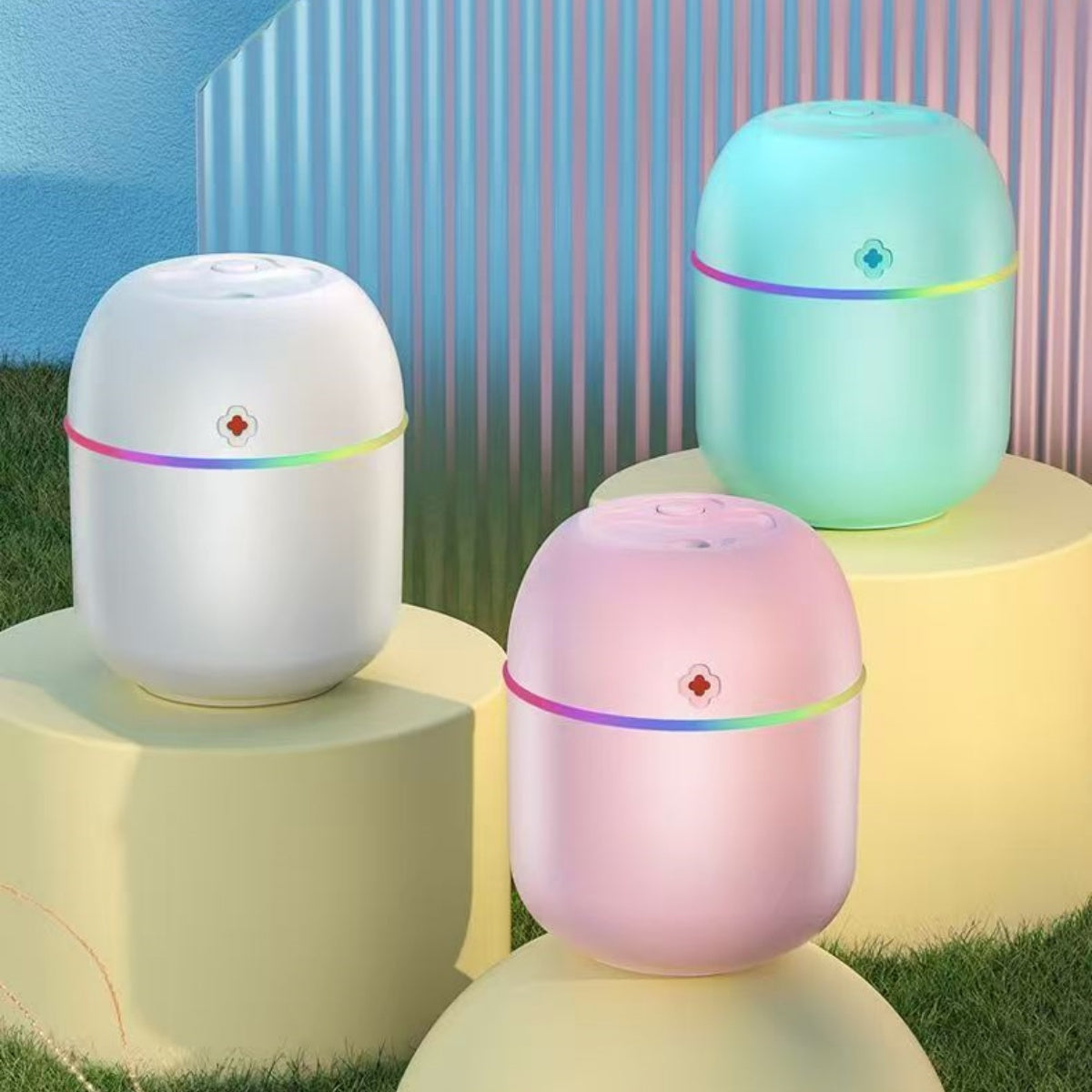 Kichik namlantiruvchi va aromaterapiya diffuzori, USB quvvatida ishlaydi, muhit yoritilishi bilan - Uyda, ofisda yoki mashinada foydalanish uchun ajoyib. Rojdestvo, Yangi yil, Sevgi kuni va to'ylar uchun mukammal sovg'a.