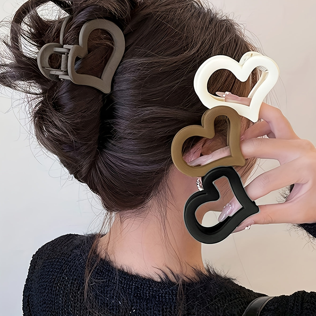 Women Heart-Shaped Plastic Hair Clips Set Medium Size Durable Strong Grip Minimalist Hair Accessories