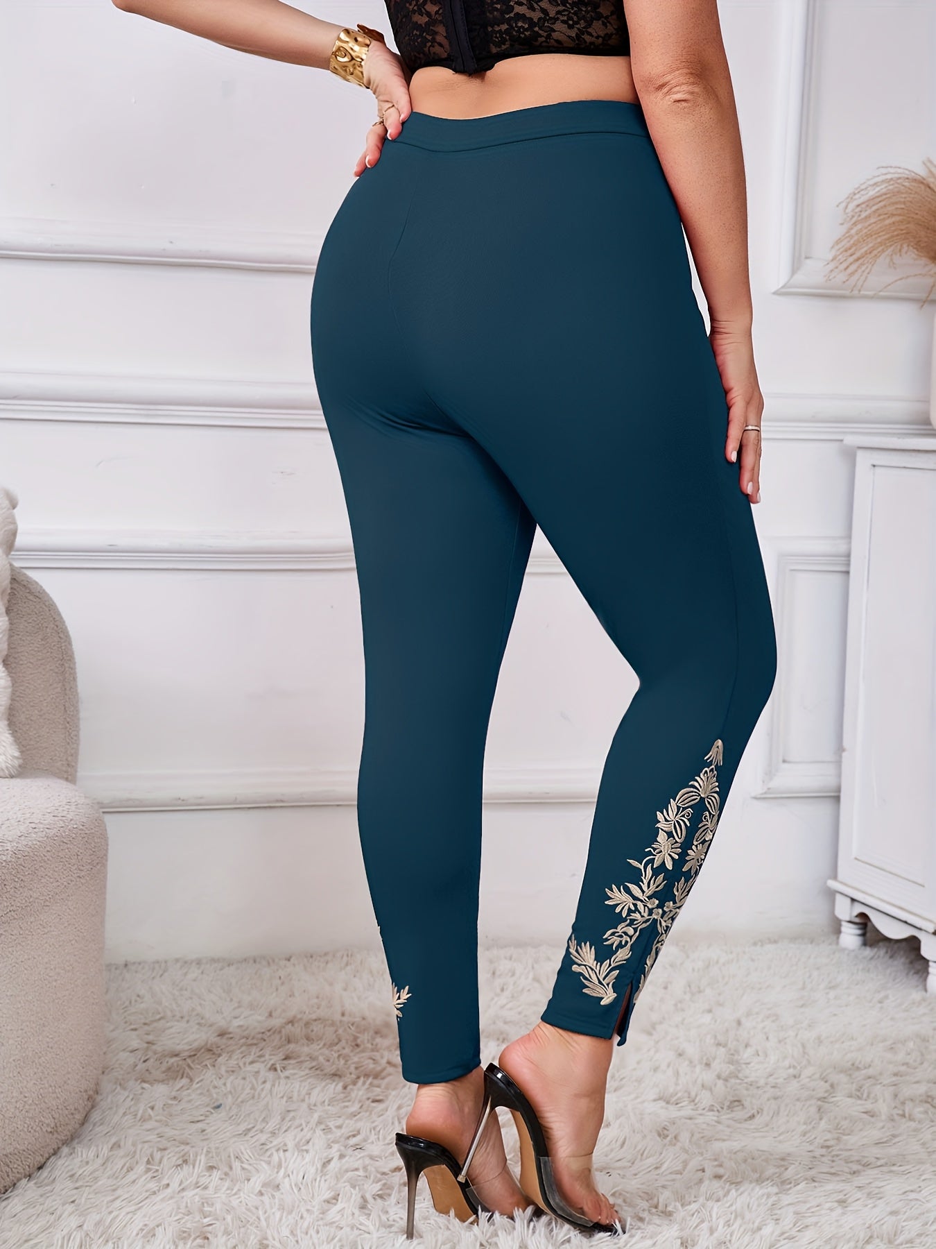 Pantalones de tiro alto con bordado floral y tela stretch para mujer, talla grande, negro con dorado