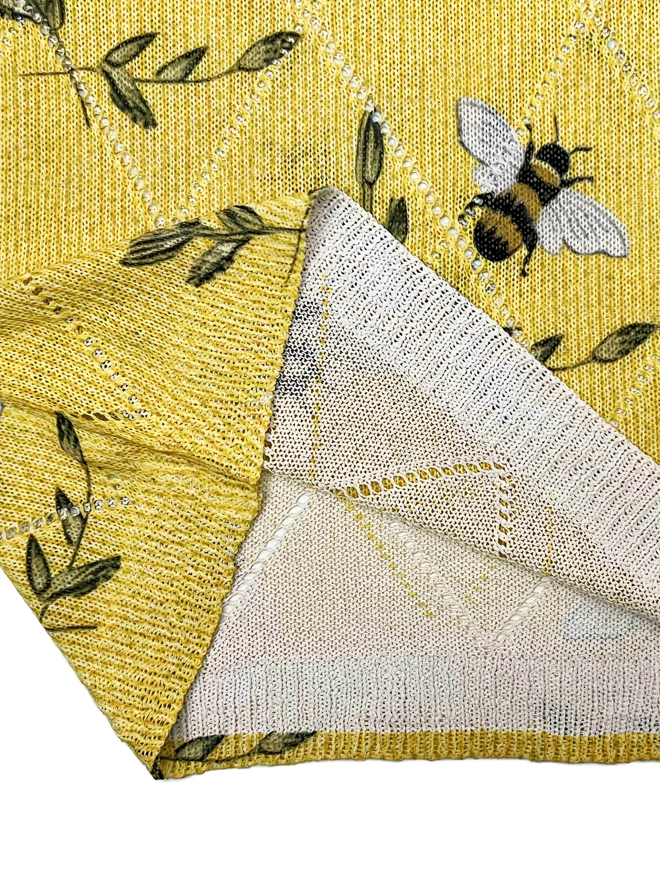 Women's Short Sleeve Top with Bee Pattern, Digital Print, Casual Style