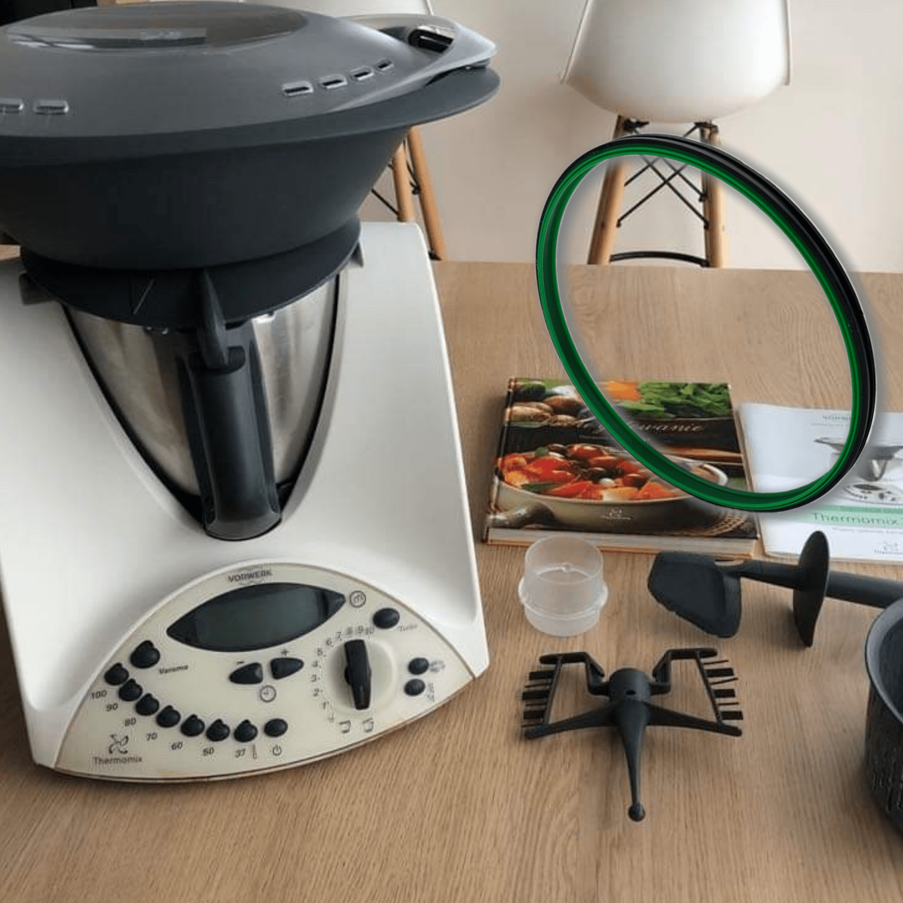 "Thermomix TM31 blender uchun bitta silikon muhrlash halqasi, ovqatlanish maqsadlari uchun mo'ljallangan, katta o'lchamda va yashil rangda. Thermomix blenderlari bilan mos keladi."