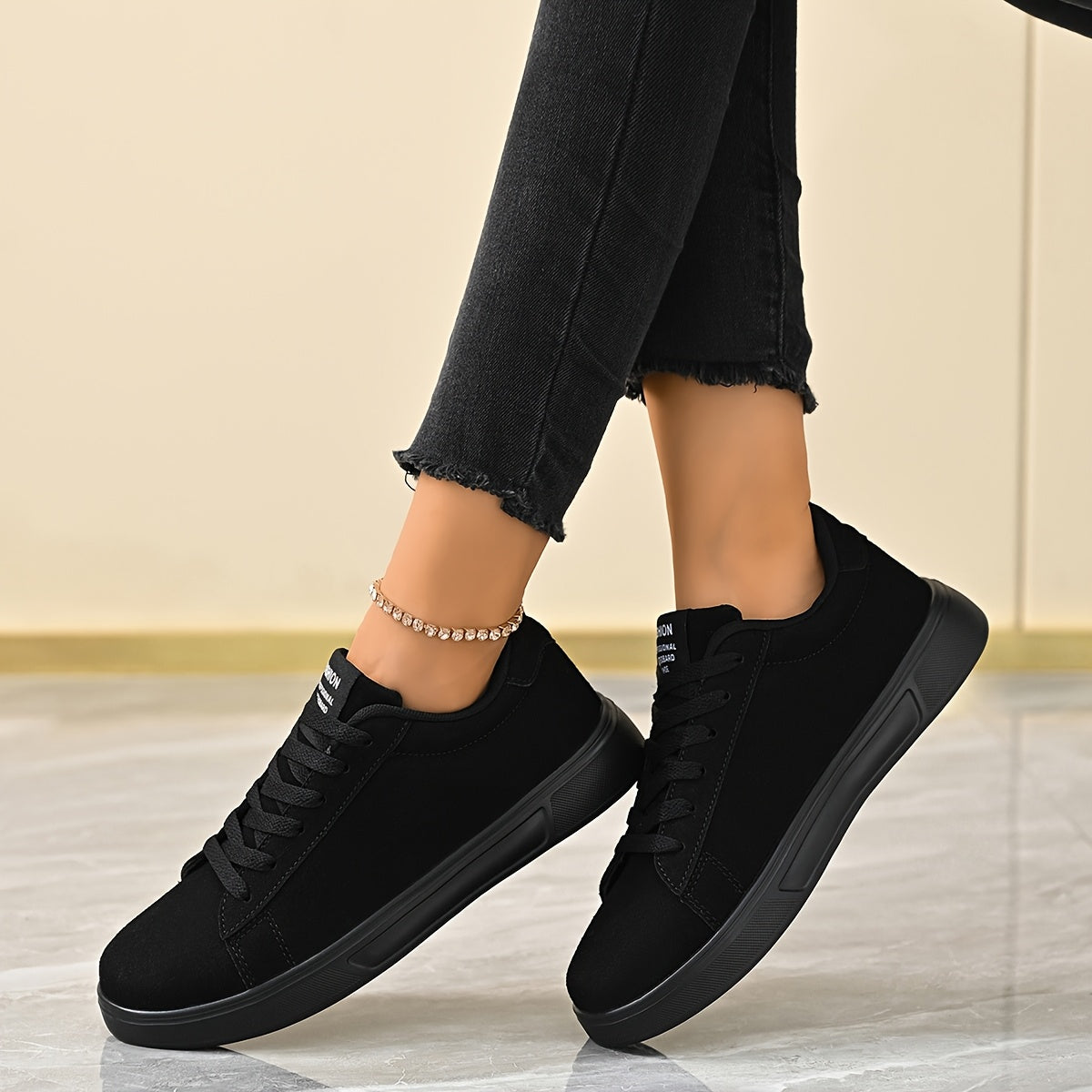 Women's Lightweight Casual Sneakers with Lace-Up Closure Black All-Season Shoes
