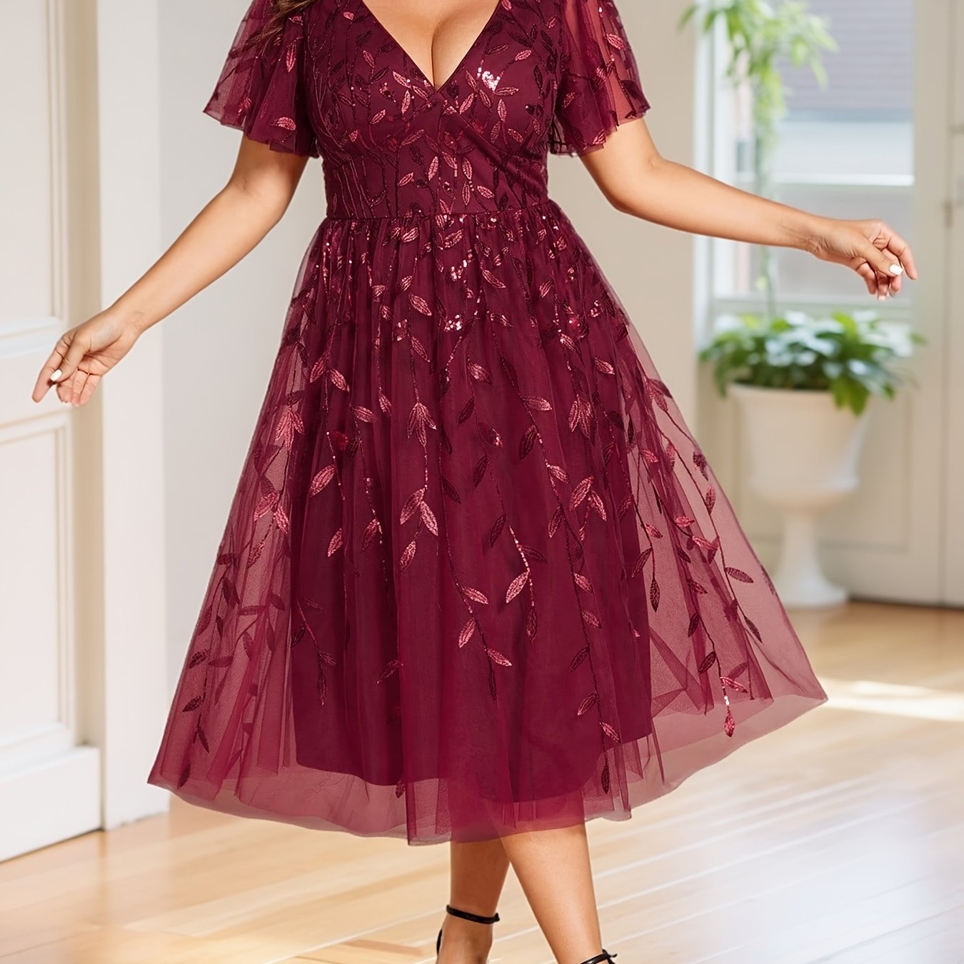 Plus Size Women's Mesh Cocktail Dress for Evening Parties and Formal Events