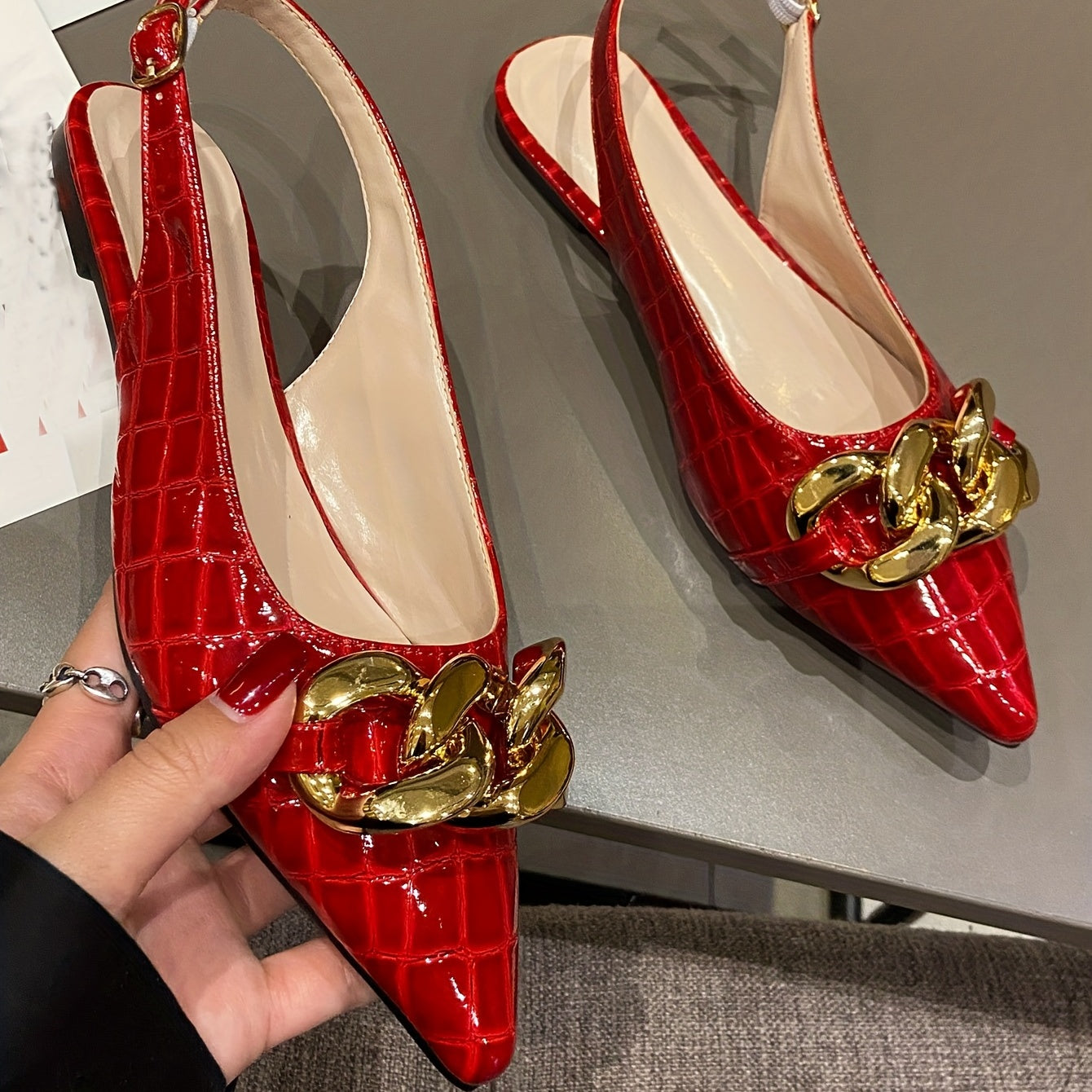 Women's Flat Shoes with Chain Decor Pointed Toe T-Strap Slip-On Summer Breathable