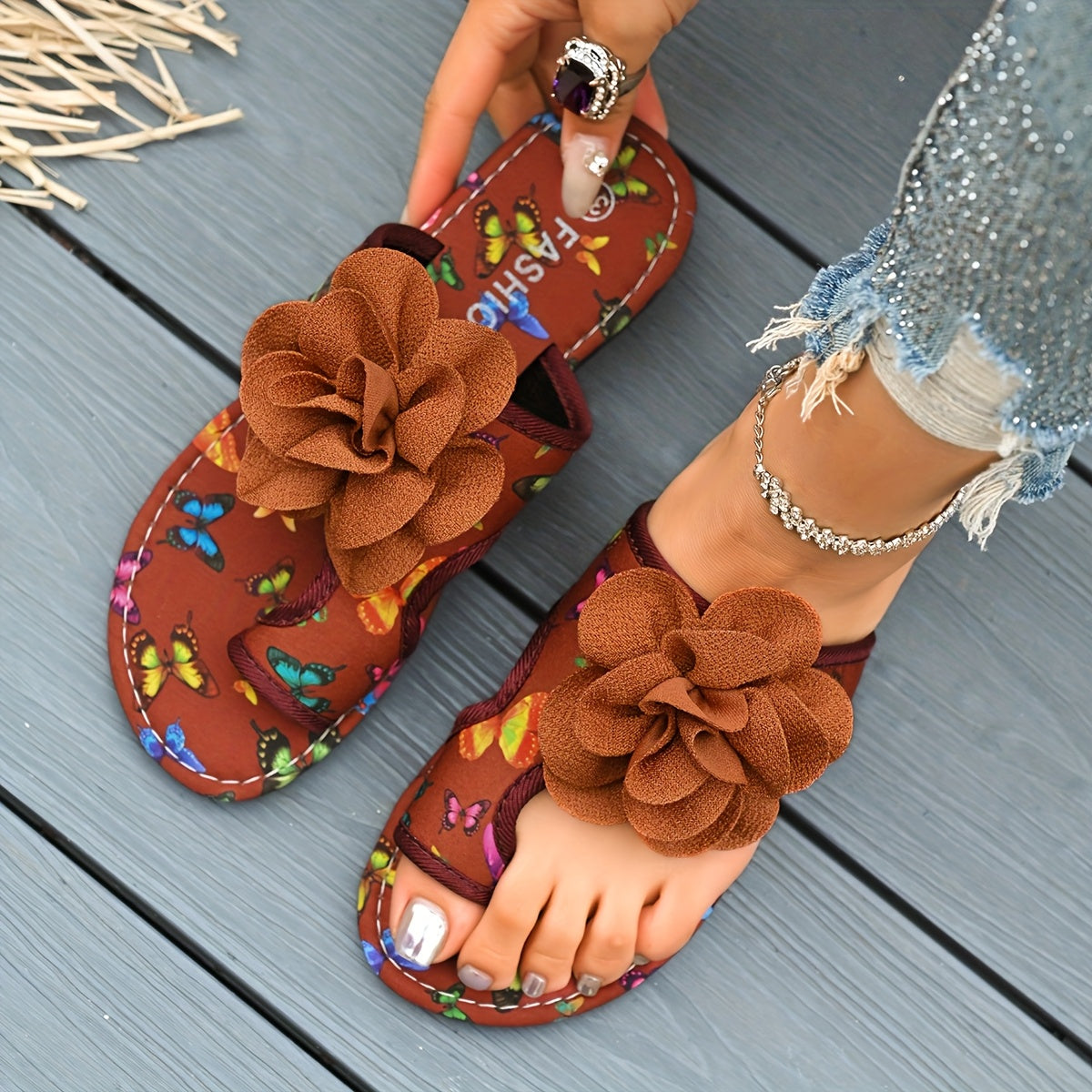 Ayollar uchun yozgi oddiy kapalak gul slippers sayohat va ta'til uchun