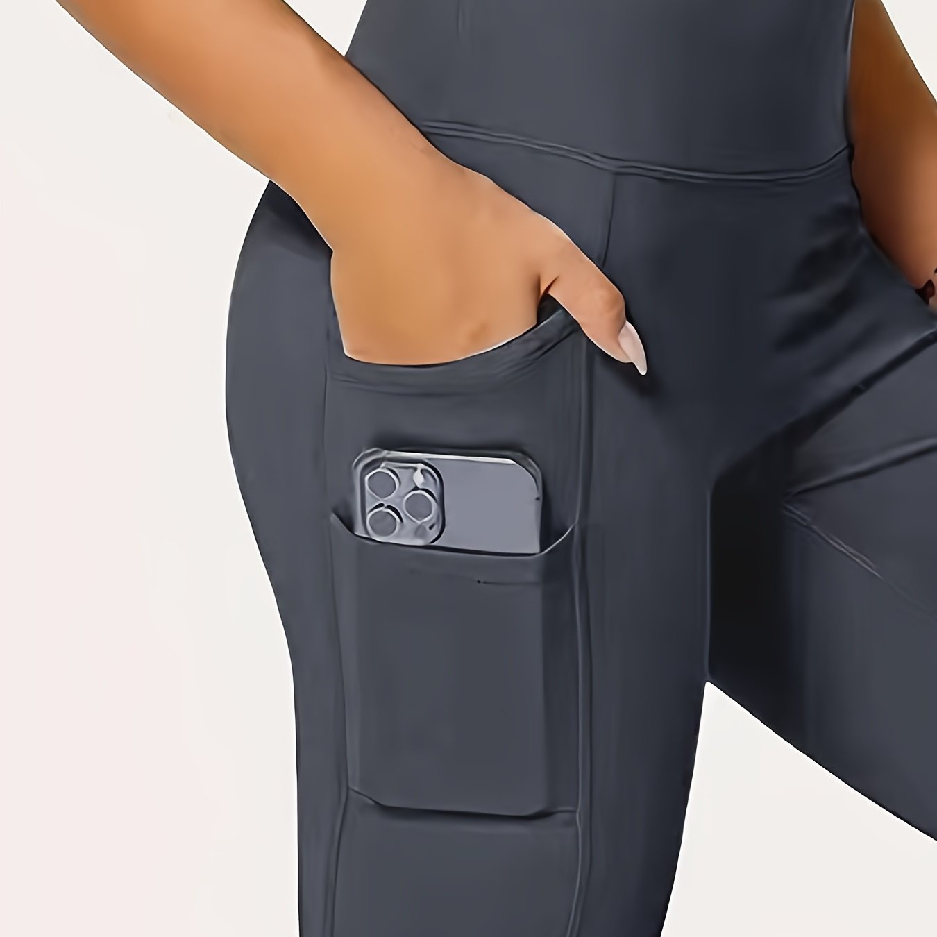 Ayollar uchun cho'ziladigan, o'rta qo'llab-quvvatlovchi, cho'kma belga ega yoga shimlari. Bir rangda, cho'ziladigan trikotaj mato. Bra pad qo'shilmagan. Yugurish, fitnes va tasodifiy kiyim uchun mukammal. 1 dona kiritilgan.