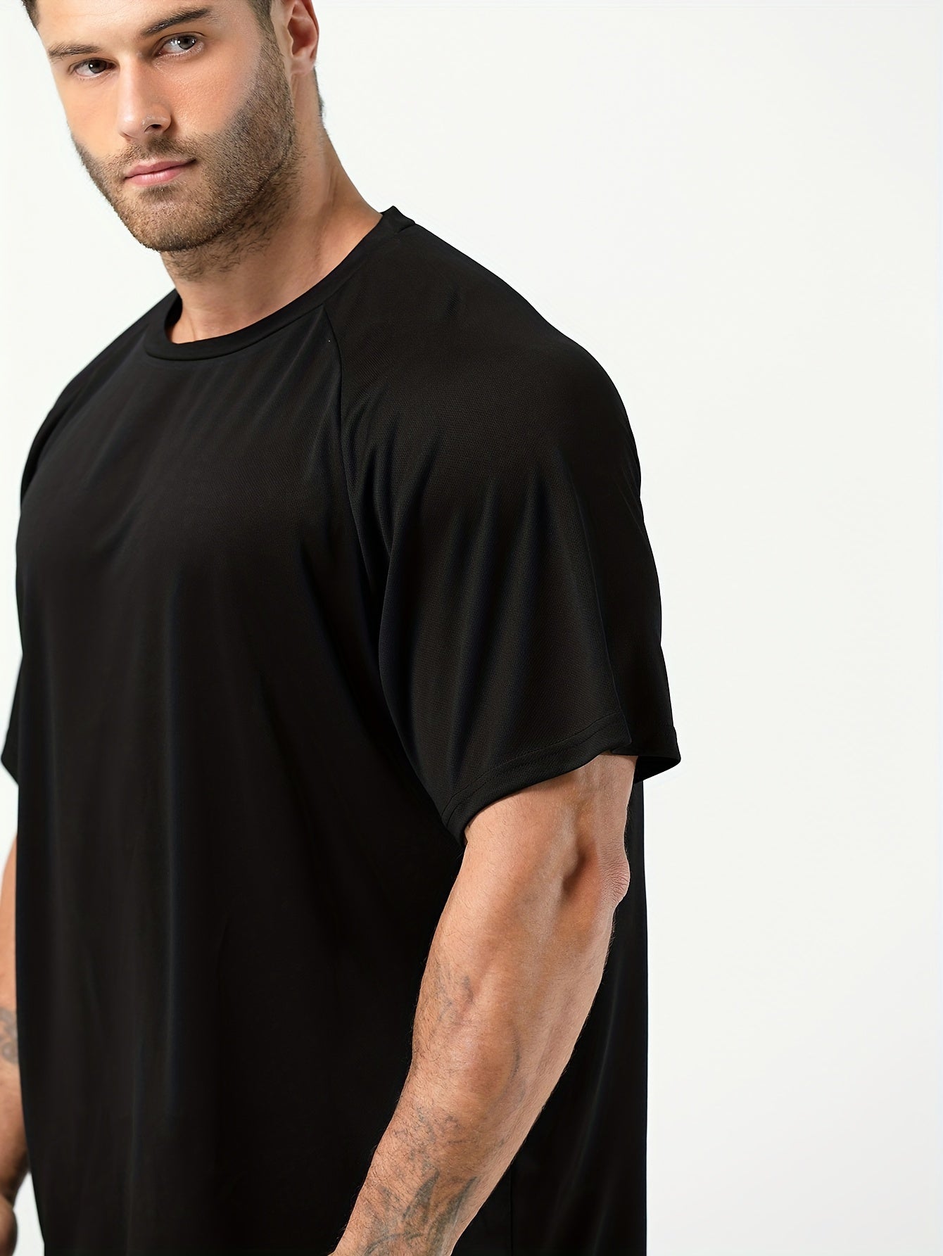 Plus-Size Men's Moisture-Wicking Short-Sleeve T-Shirt for Casual Sports