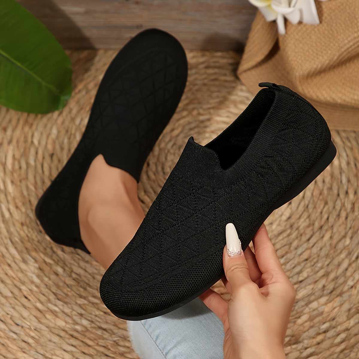 Ayollar uchun oson kiyinadigan kundalik poyabzal - yengil qulay nafas oladigan mato bej qora kulrang