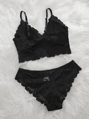 Women's Black Lace Lingerie Set Wireless Bra with Removable Pads and Matching Briefs