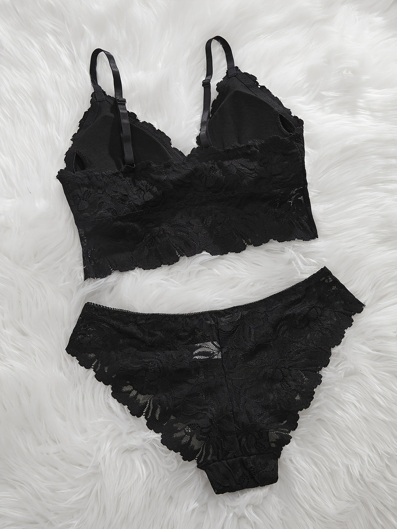 Women's Black Lace Lingerie Set Wireless Bra with Removable Pads and Matching Briefs