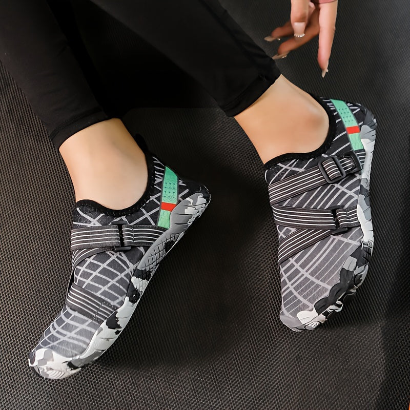 Havo o'tkazuvchi to'qilgan slip-on sport poyabzali erkaklar va ayollar uchun, sirpanishga qarshi rezina taglik, barcha mavsumlar uchun fitnes poyabzali