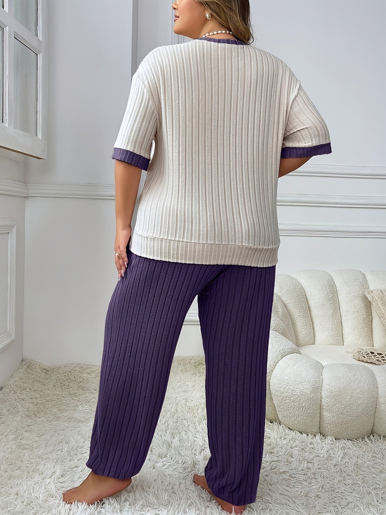 Plus Size Heart Embroidered Pajama Set with Short Sleeve Top and Long Pants in Soft Polyester