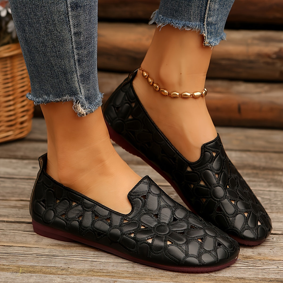 Women's Floral Embroidered Breathable Cutout Oxford Flats Round Toe All-Season
