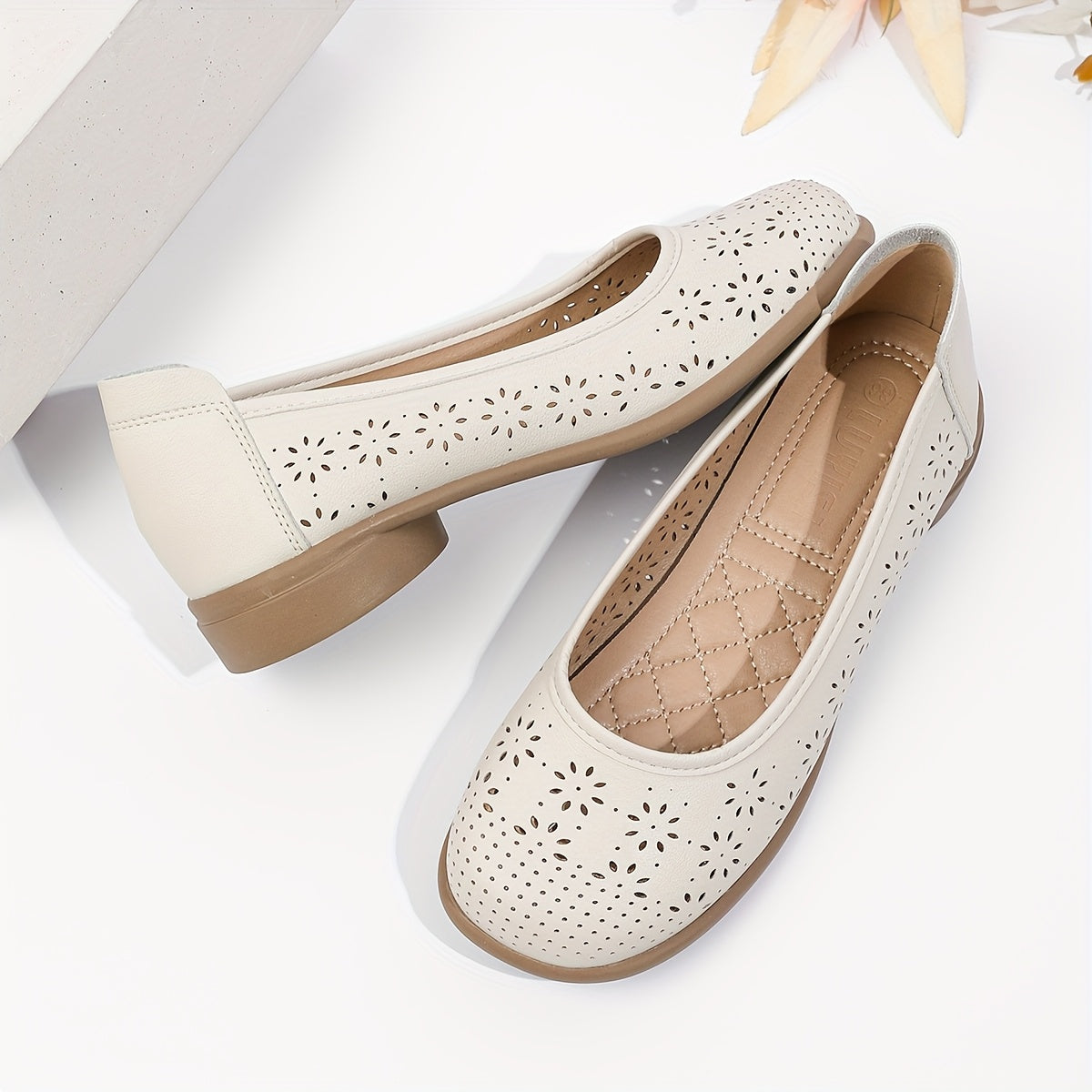 Women's Breathable Slip-On Flats with Soft Sole Non-Slip All Seasons