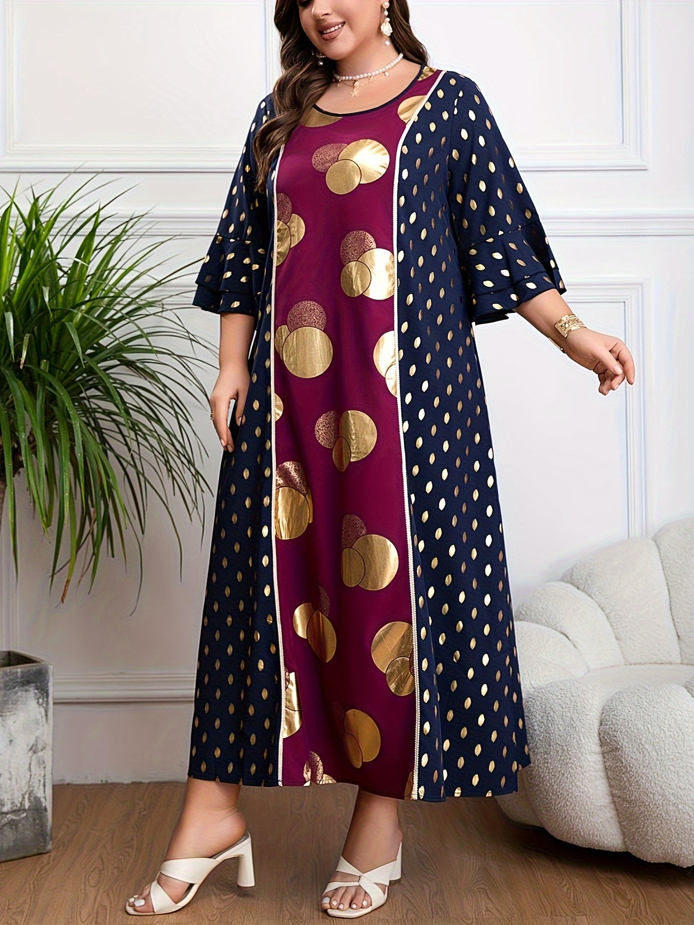 Ayollar uchun kattaroq o'lchamdagi polka nuqta kaftan kiyi, kruj bo'yinli, 3/4 uzunlikdagi qo'lqop, nafis