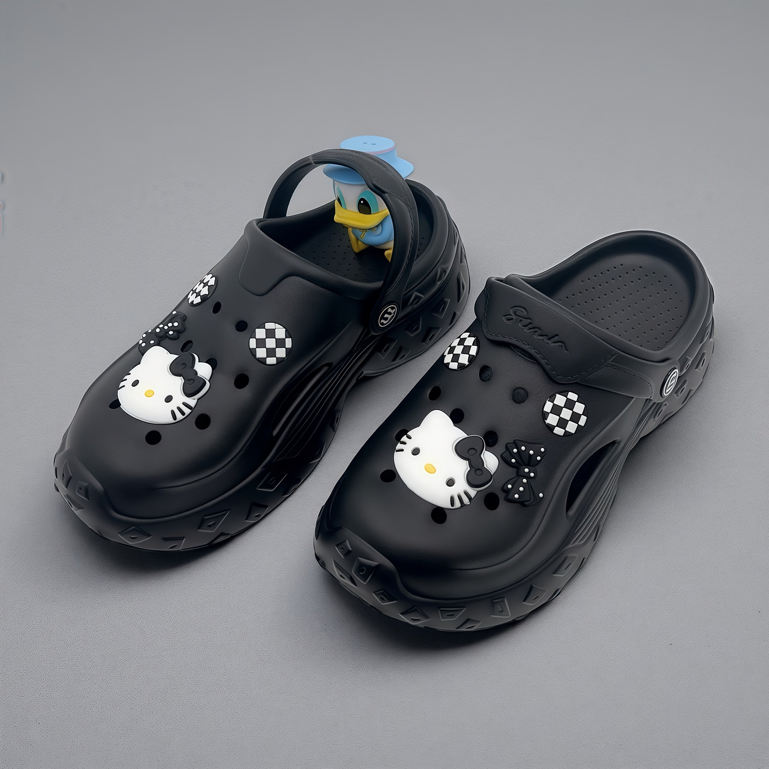 Women's Summer Breathable Slippers Black Lightweight Home and Outdoor Use