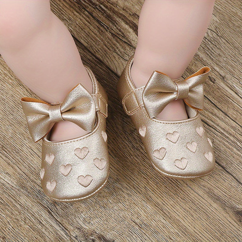 Baby Girl Sandals for Spring and Autumn Breathable PU Flat Shoes with Heart Embroidery