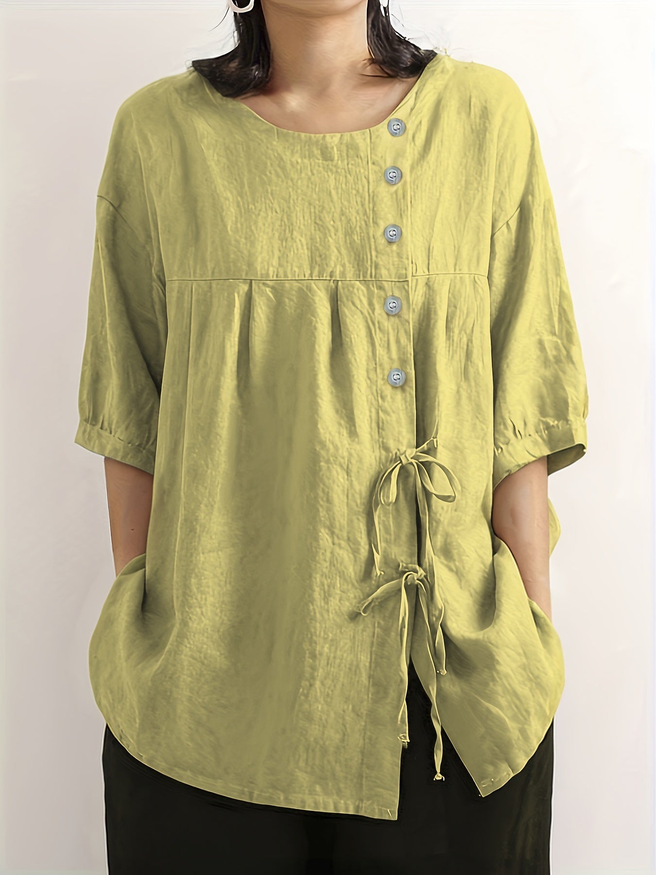 Yagona rangli qalpoqchali ko'ylak