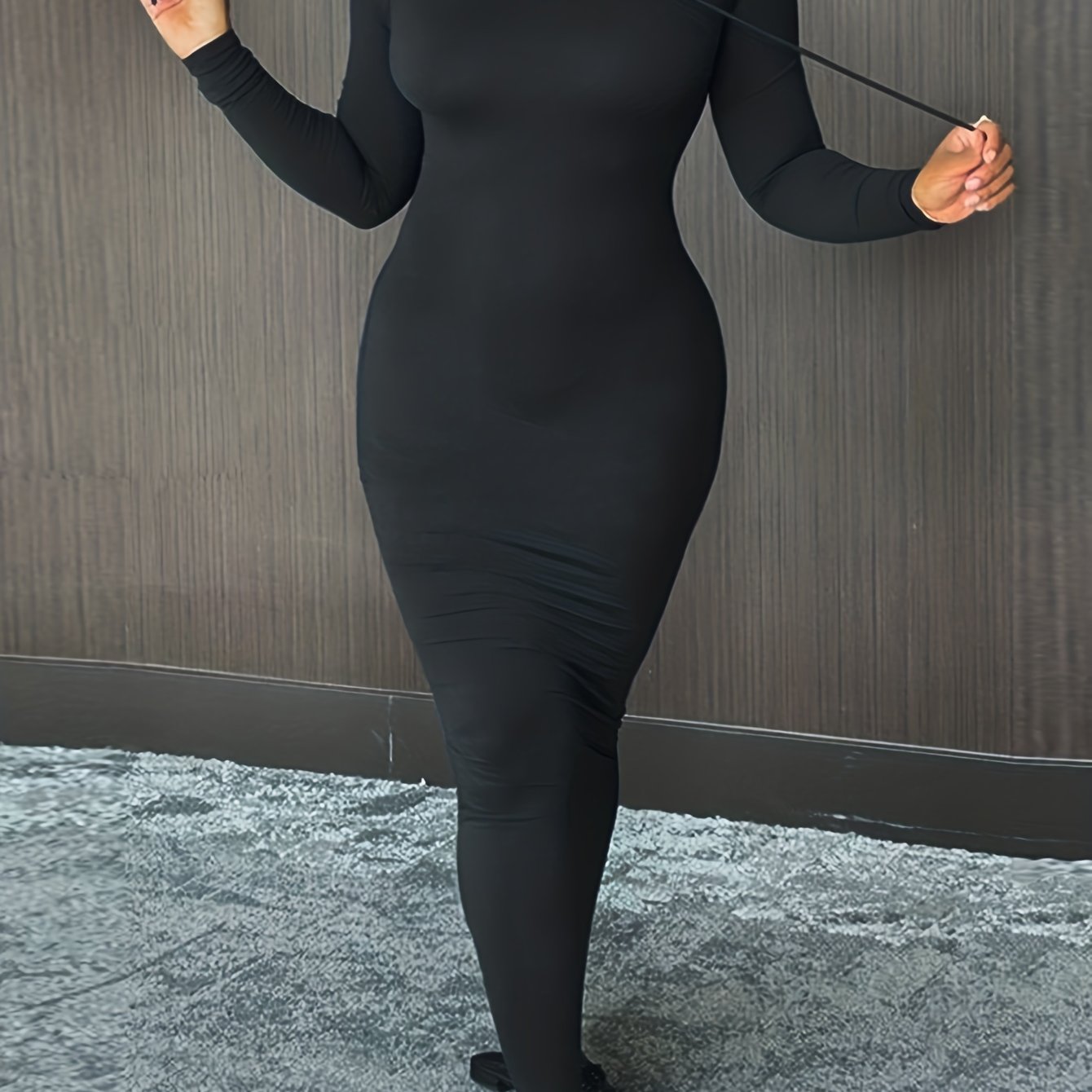 Vestido casual de mujer con capucha, manga larga y cordón en color sólido