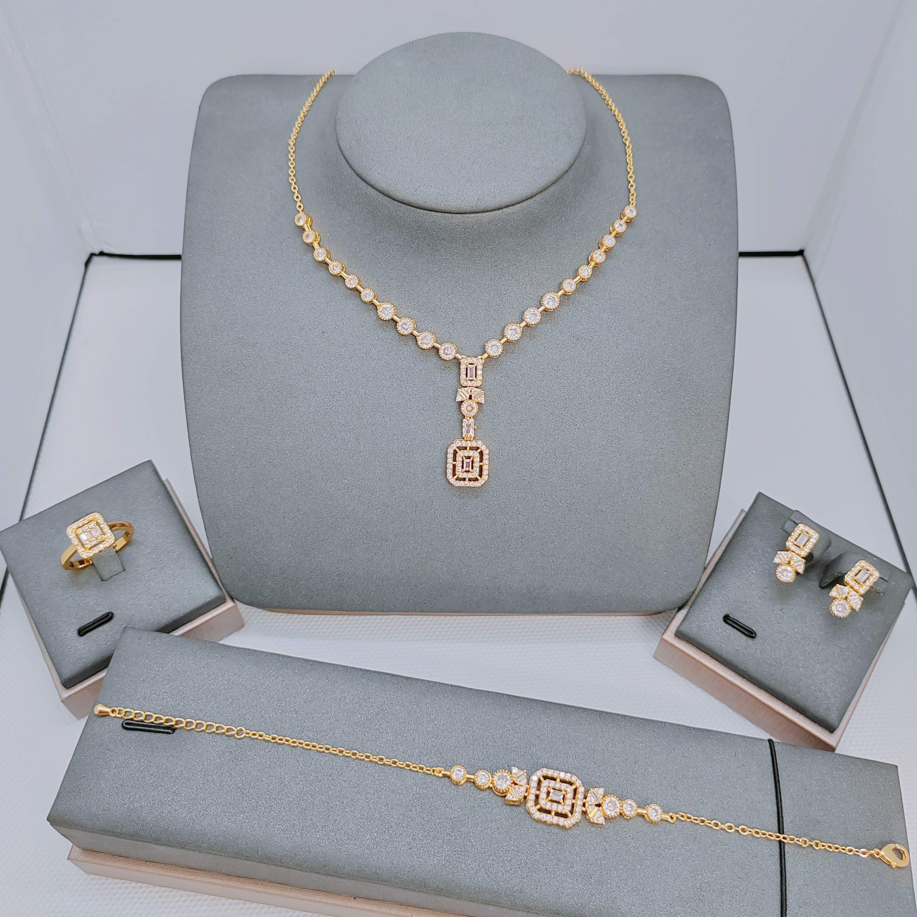 Set of 5 Women's Square Jewelry Accessories for Casual or Wedding Wear