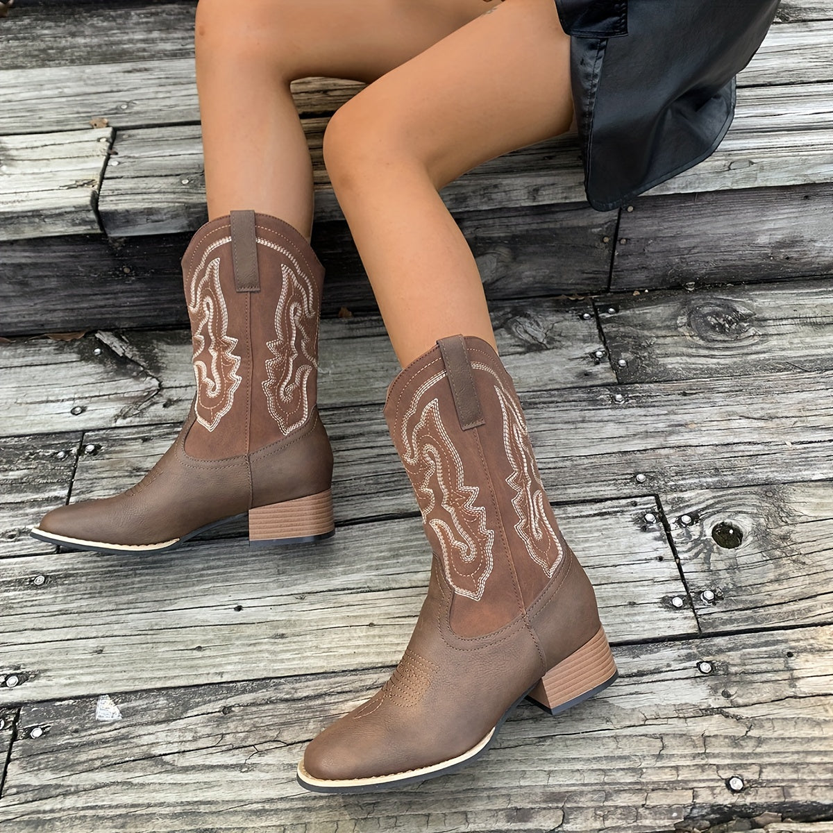 Women's Embroidered Leather Western Cowboy Boots with Chunky Heel