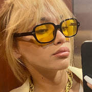 Ayollar uchun kvadrat ramkali ko‘zoynaklar, anti-refleksli linzalar bilan, vintage uslub, sayohat uchun bardoshli PC material