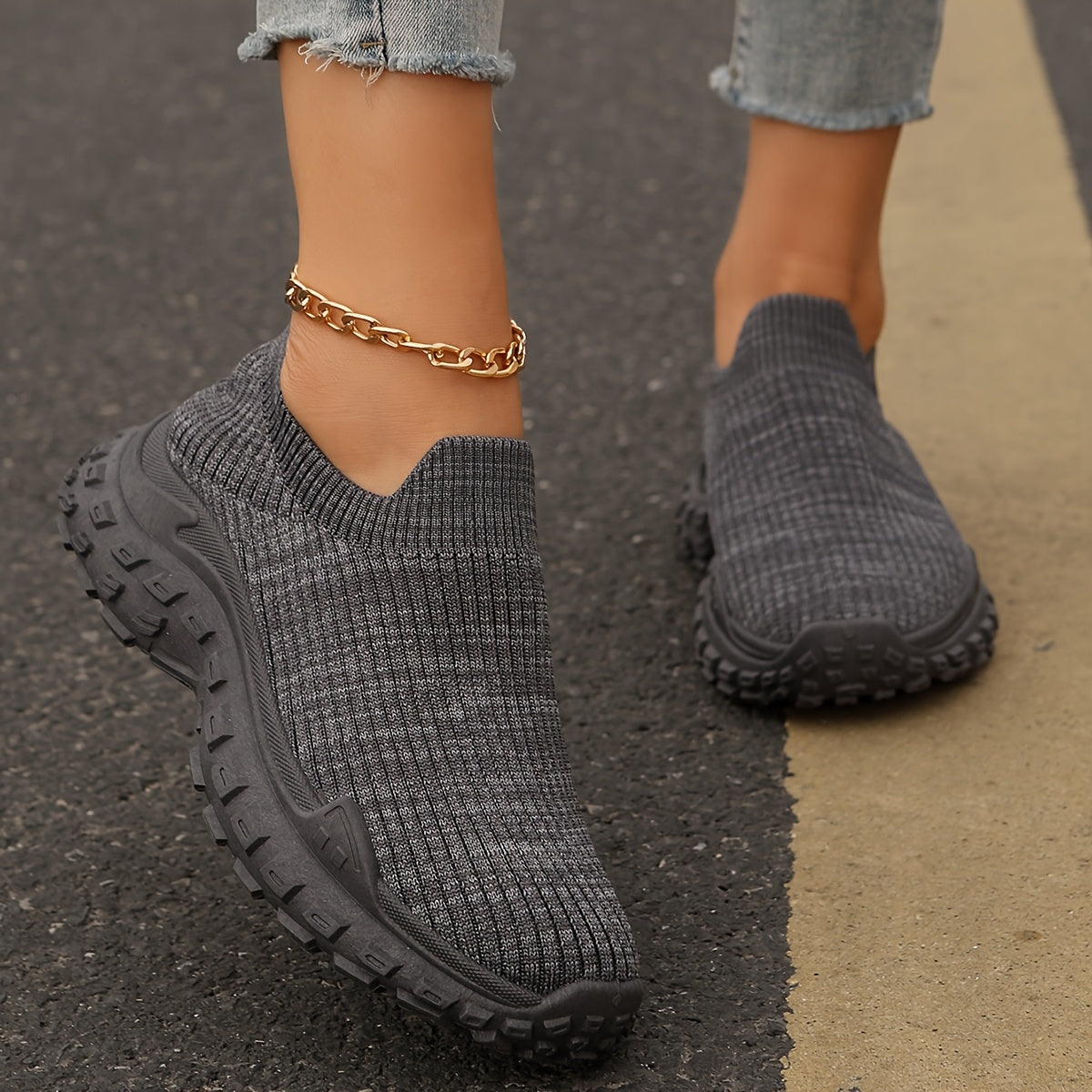 Ayollar uchun slip-on yurish poyabzali engil nafas oladigan tarmoq kundalik krossovkalar