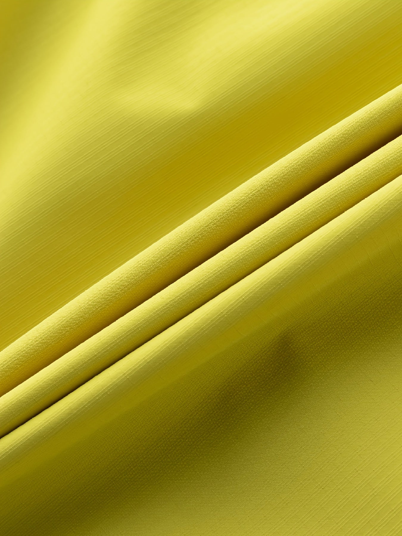 Erkaklar uchun kapüşonli shamol o'tkazmaydigan kurtka, zipli Henley bo'yin, va kenguru cho'ntagi, ochiq havoda faoliyatlar uchun mukammal.