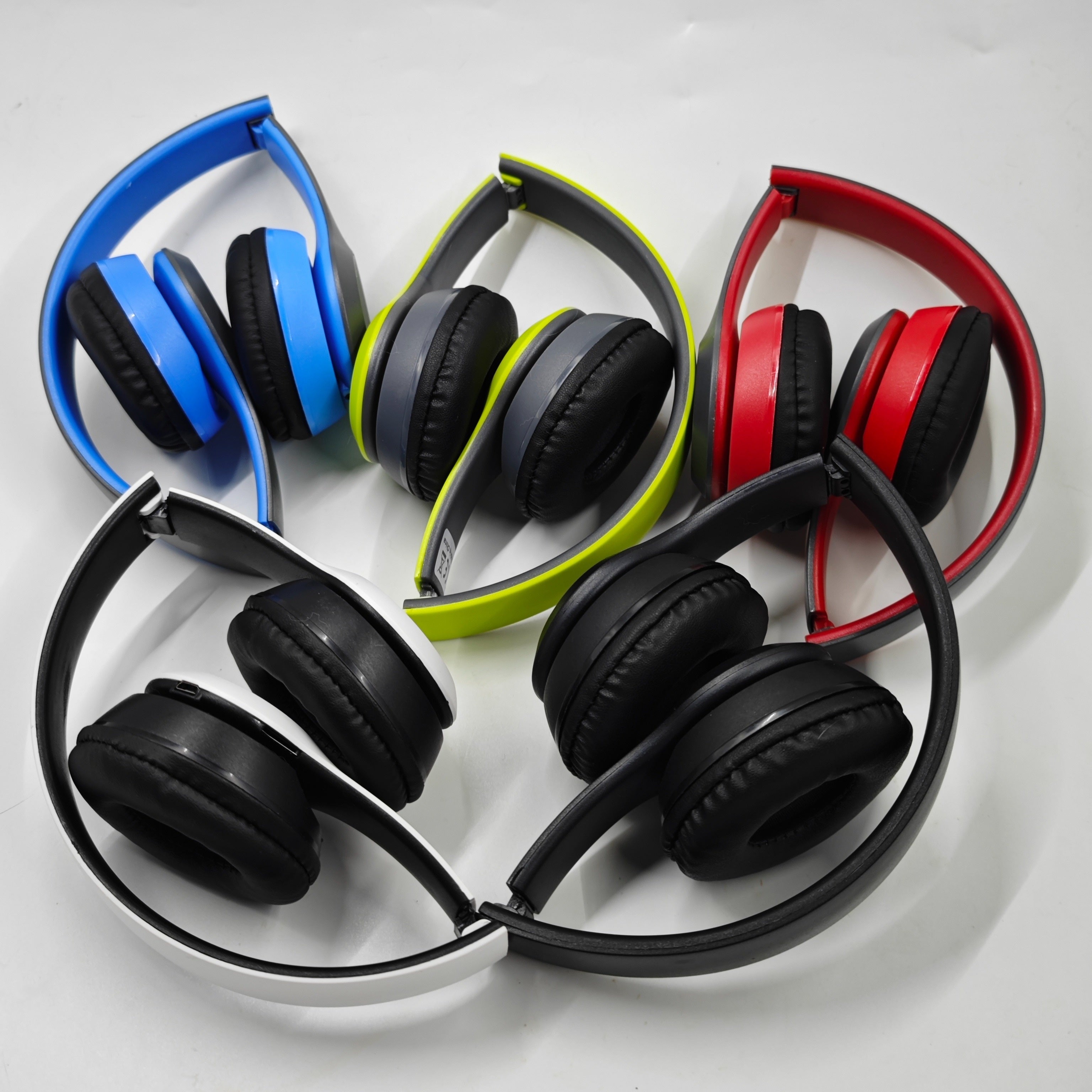 Wireless Foldable Headphones with Hi-Def Sound Microphone for Gaming and Calls