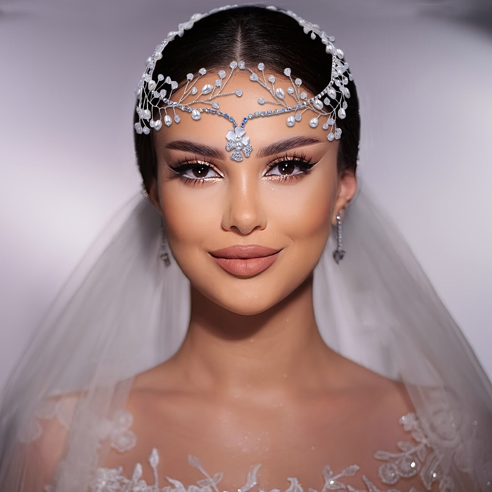 Beaded Hair Comb for Women with Rhinestone Pendant and Alloy Chain Bridal Hair Accessory