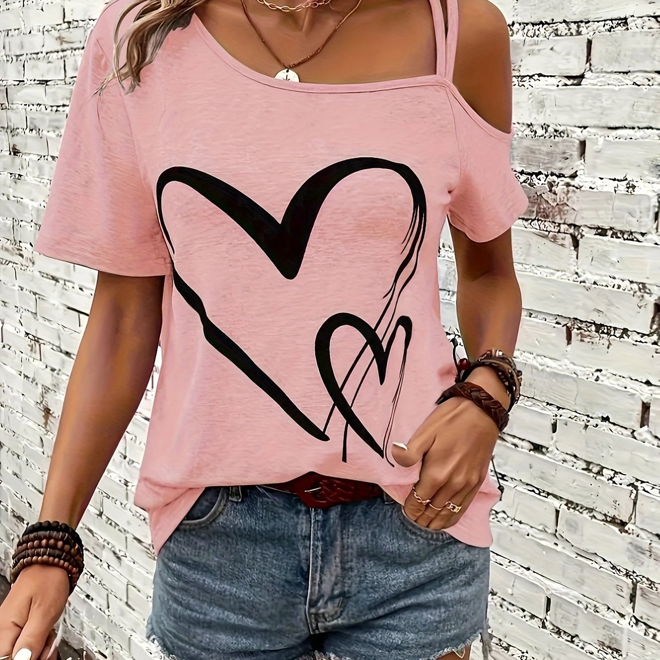 Blusa asimétrica de manga corta con estampado de corazones y hombros fríos para mujer