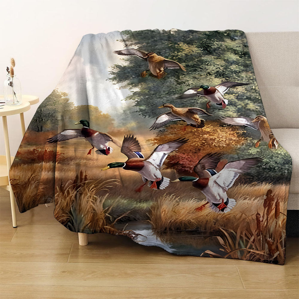 Duck Hunting Pond Flannel Throw Blanket Hypoallergenic All-Season Travel Camping Polyester