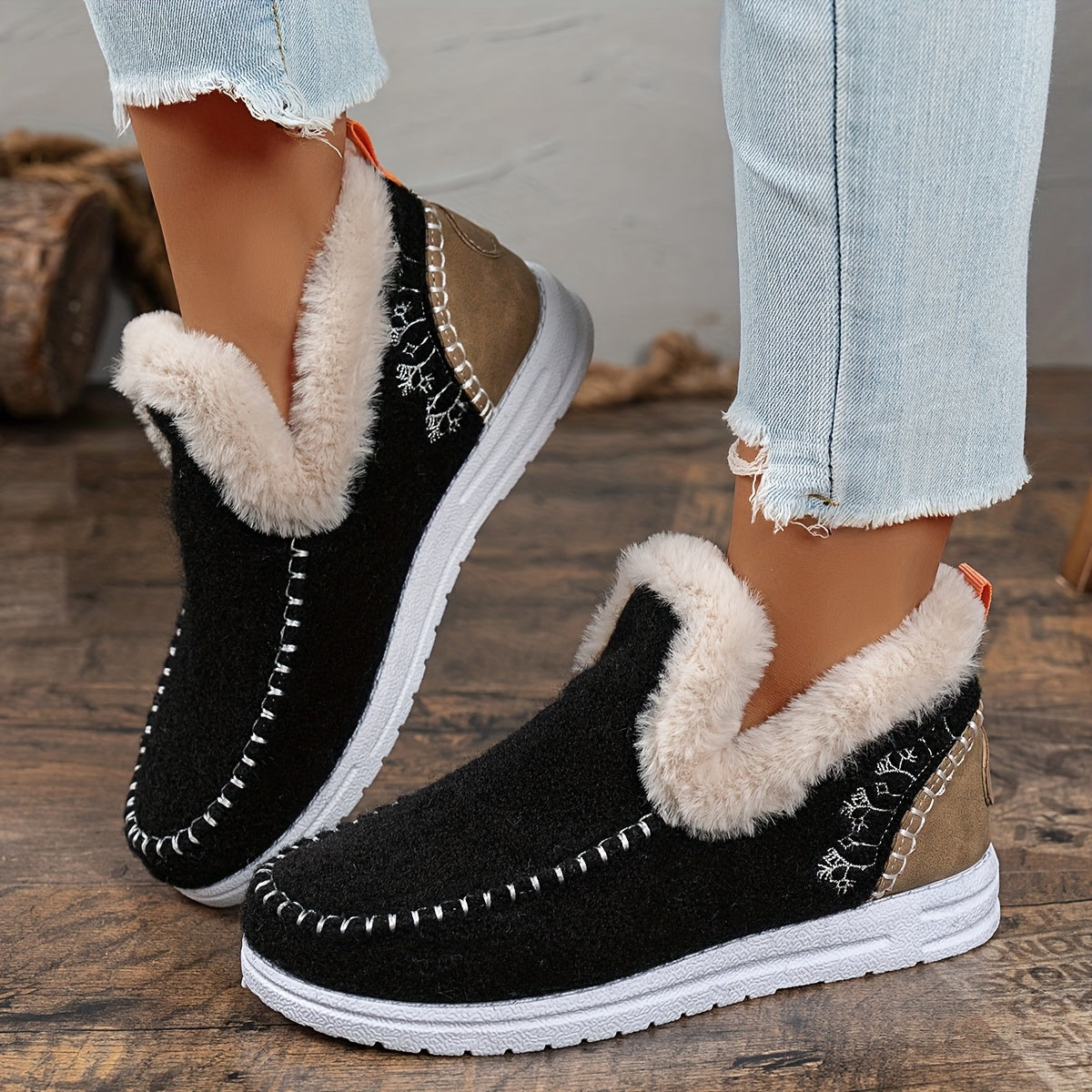 Women's Winter Slip-On Platform Boots with Faux Fur Lining and Non-Slip Soles