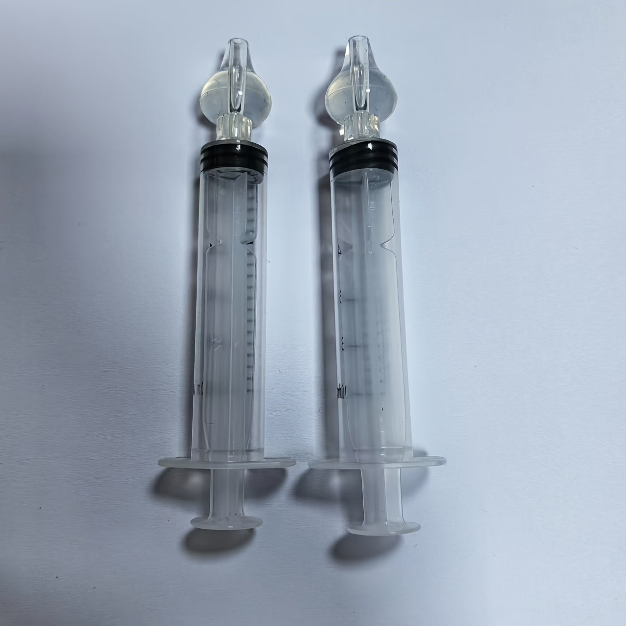 Многоразовый набор детских назальных аспираторов с 2 силиконовыми очистителями для носа в белом, розовом и синем