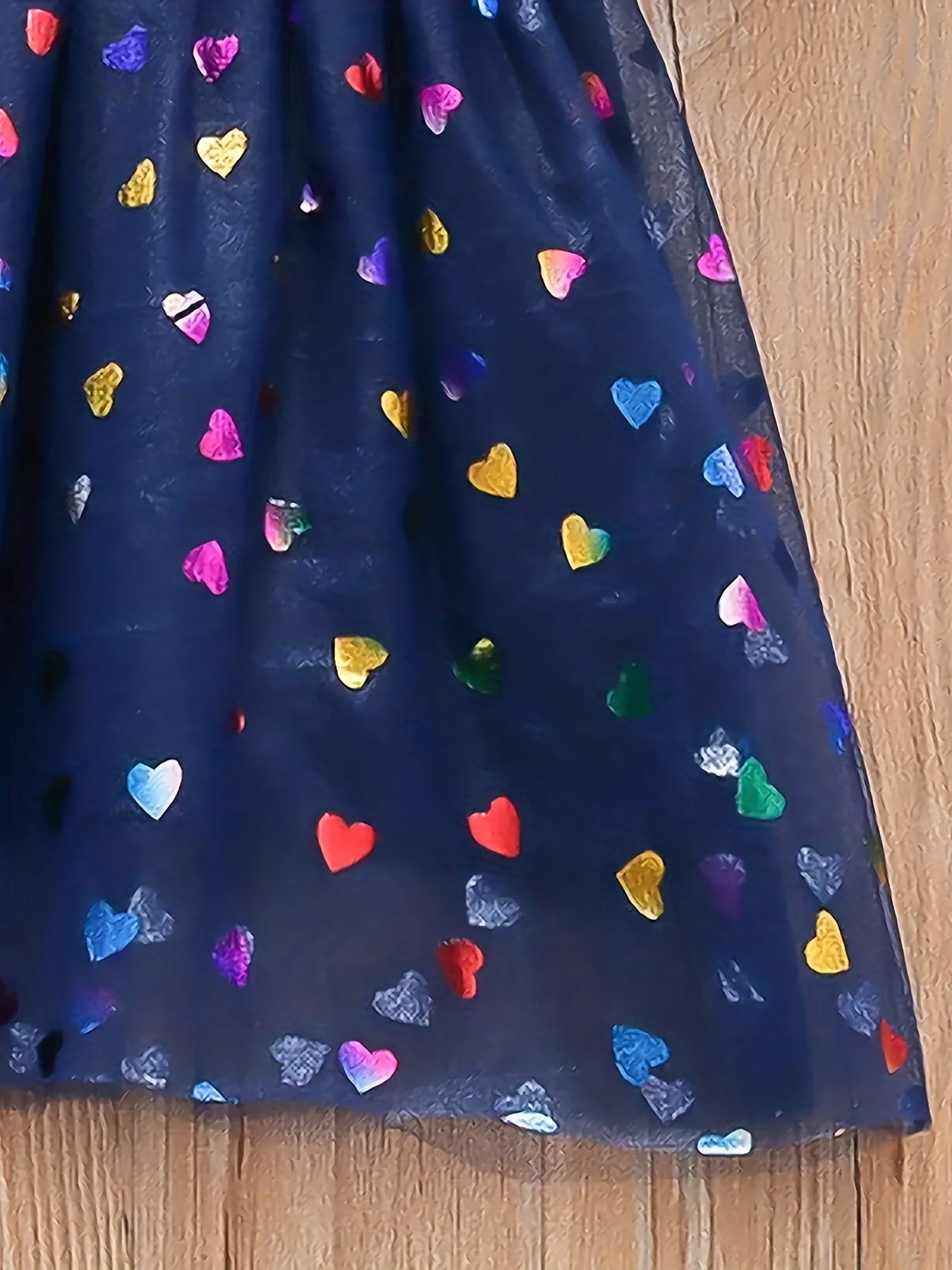 Qizlar uchun yozgi partiyalar uchun paydo bo'lgan sekinlar va tulladan yasalgan unicorn malika ko'ylagi