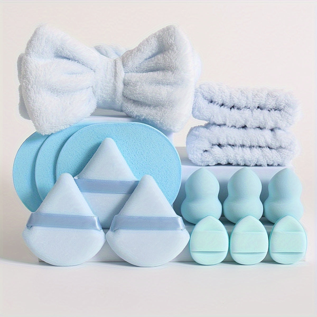 15-ta bo'lakli makiyaj asboblari to'plami, gubkalar, puflar, yuz yuvish gubkalari va aksessuarlar bilan