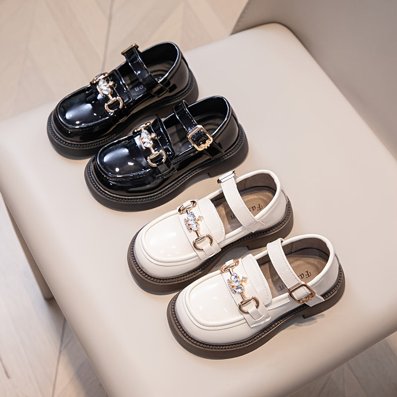 Zapatos planos tipo Mary Jane para niñas con diseño de corazón, de microfibra ligera y cuero sintético, en negro o blanco