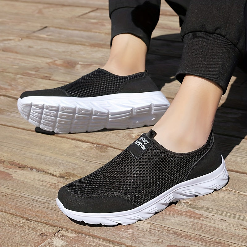 Men's Breathable Mesh Slip-On Shoes for Outdoor Casual Activities in Spring and Summer
