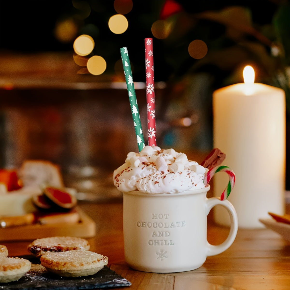 Set of 25 Christmas Holiday Pattern Disposable Paper Straws for Parties and Celebrations