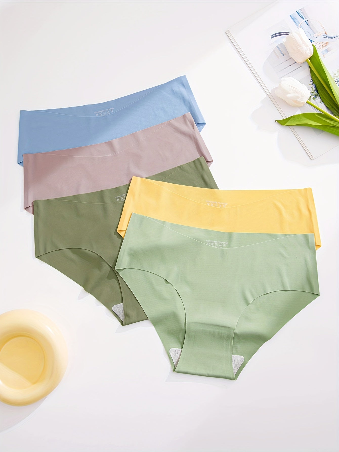 5 бесшовных плотных трусиков из комфортной, дышащей, эластичной ткани. Идеально подходит для женского нижнего белья и трусов.