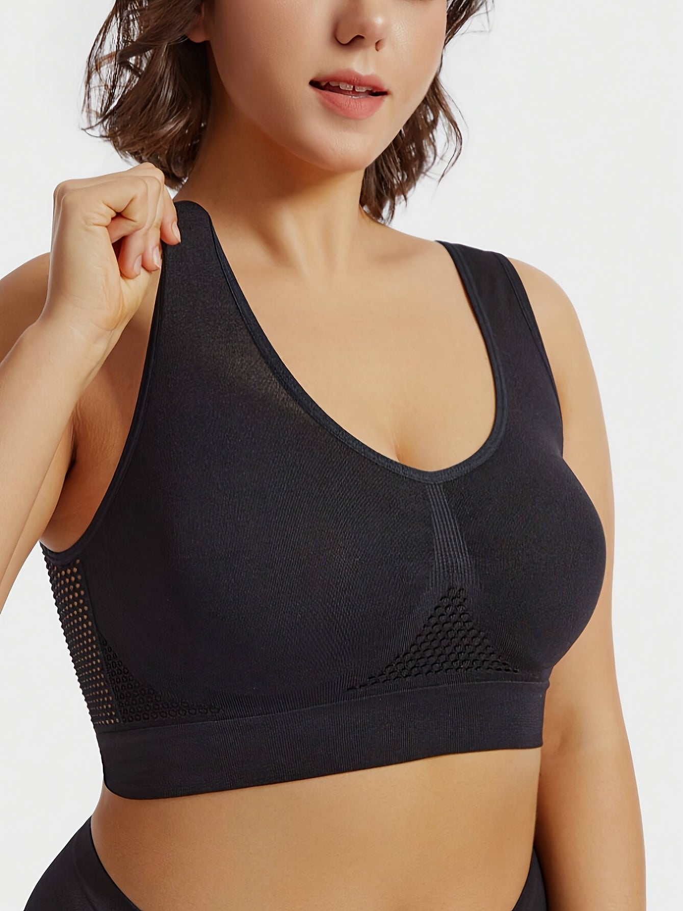 Women’s Plus Size Seamless Sports Bras 6-Pack V-Neck Removable Pads