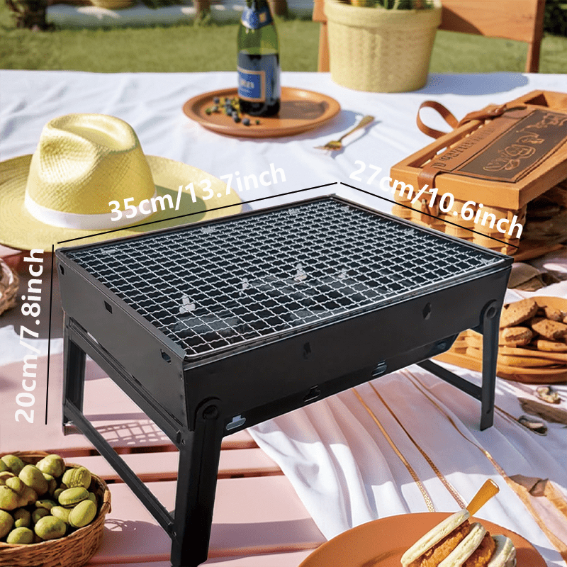 Tashqarida foydalanish uchun mustahkam oyoqlari va kul panasi bilan kichik va yengil rostlangan po'latdan yasalgan uglerod grill.