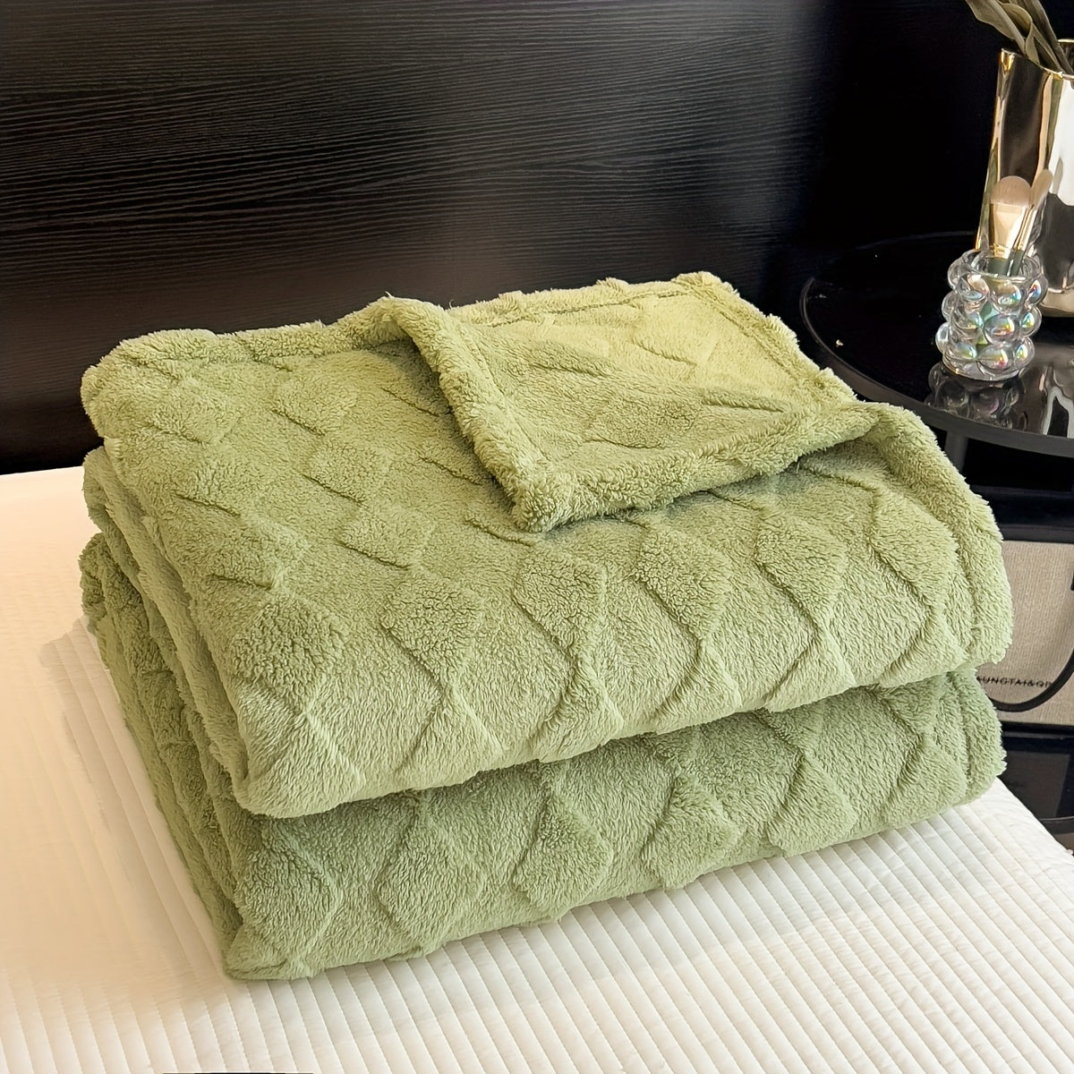 Double-Sided Taffeta Diamond-Quilted Throw Blanket Thick Warm All Seasons