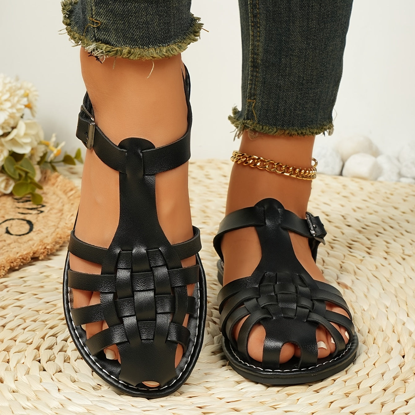 Women's Woven Flat Sandals Solid Color Buckle Closed Toe Summer Footwear