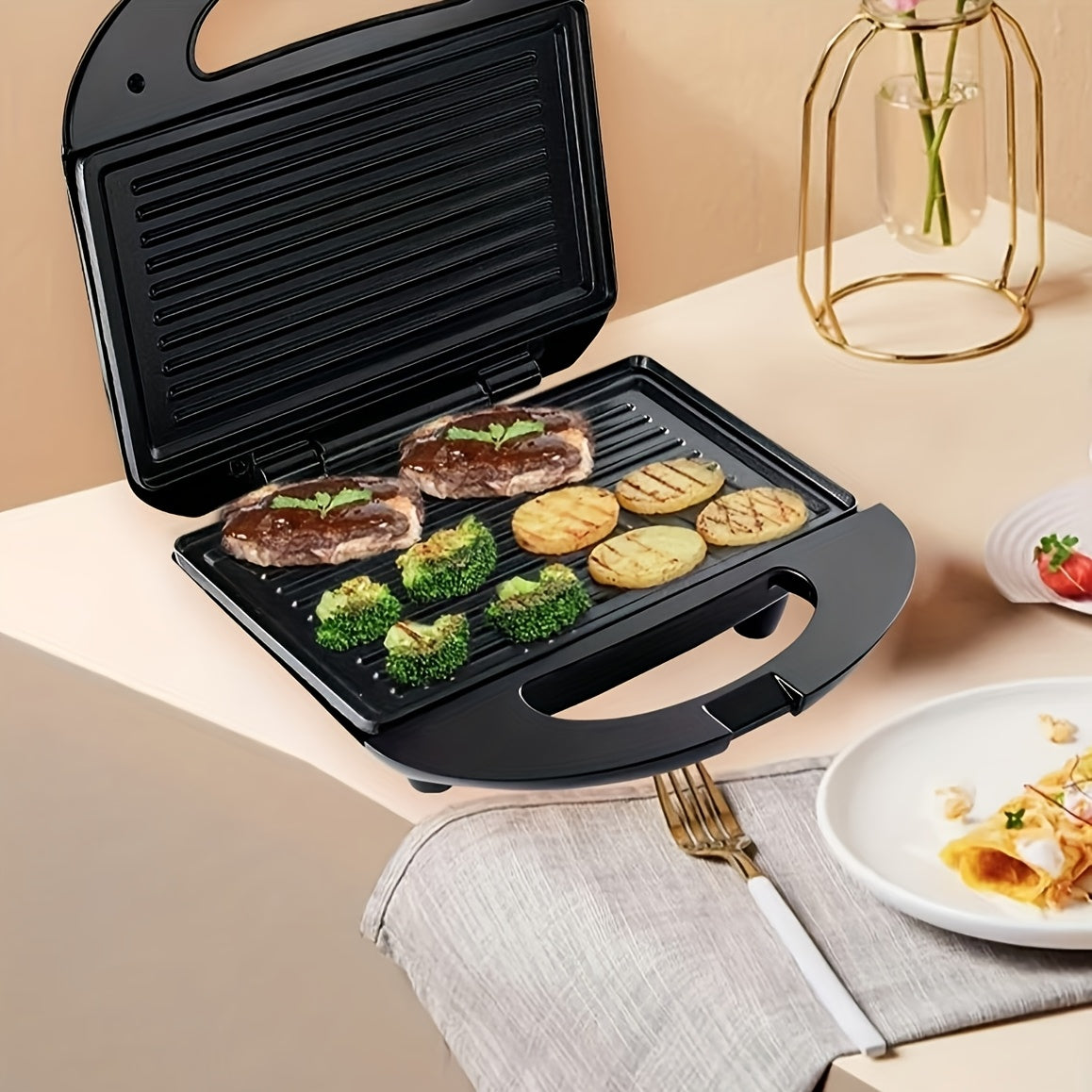 Uyda tuxum pishirish uchun yopishmaydigan panlar, LED ko'rsatkichlar va sovuq tutqichlar bilan 1 ta sendvich tayyorlagich, toster va panini press.