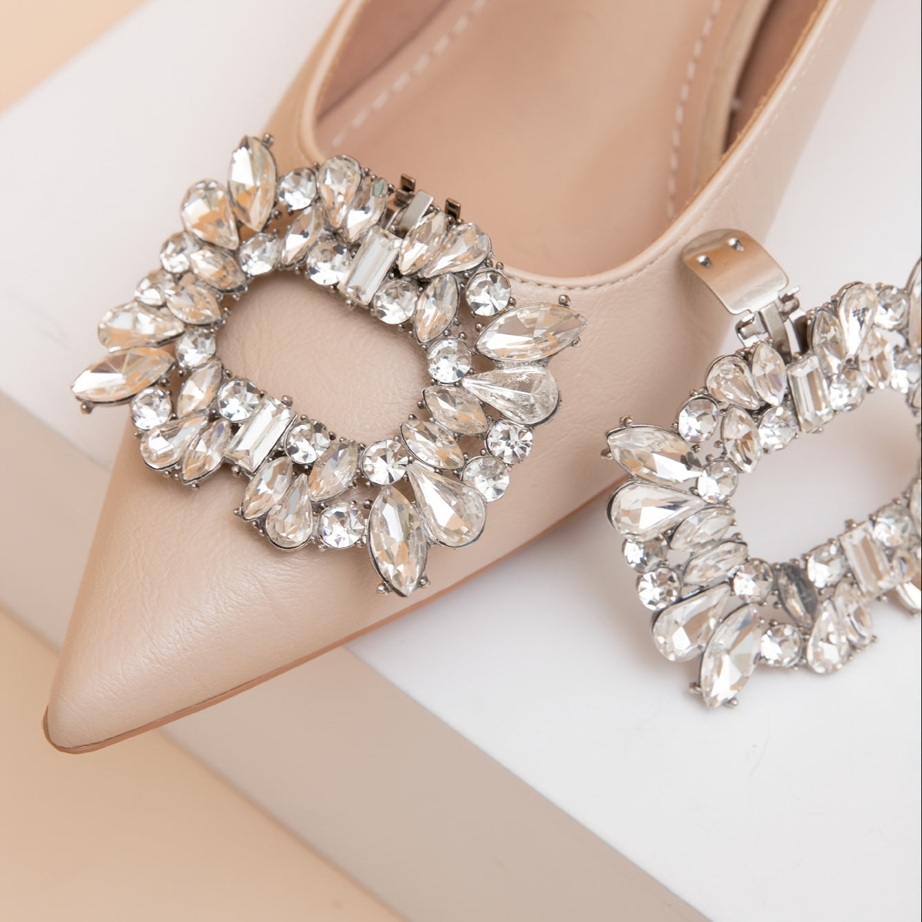 Ayollar uchun rhinestone kristal poyafzal kliplari 1/2 dona mis alloy bezakli burmalar