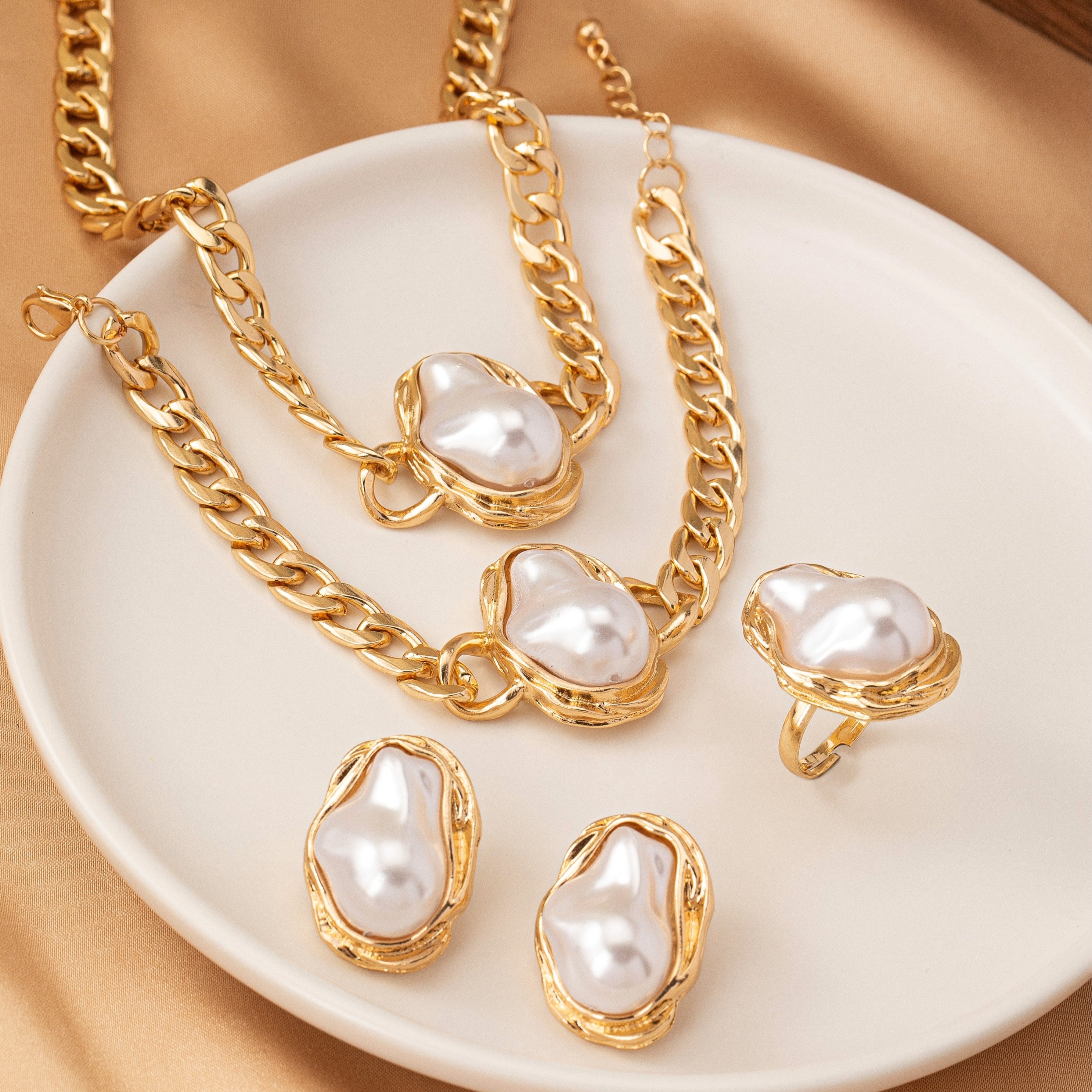 Women's Jewelry Set with Faux Pearl Pendant Necklace Bracelet Earrings Casual Style