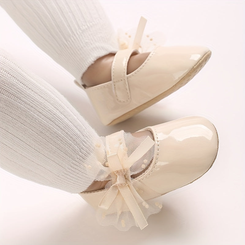 Girls Mary Jane Flats with Bow Accent Non-Slip Soft Sole for Weddings and Parties in Black White Red Pink